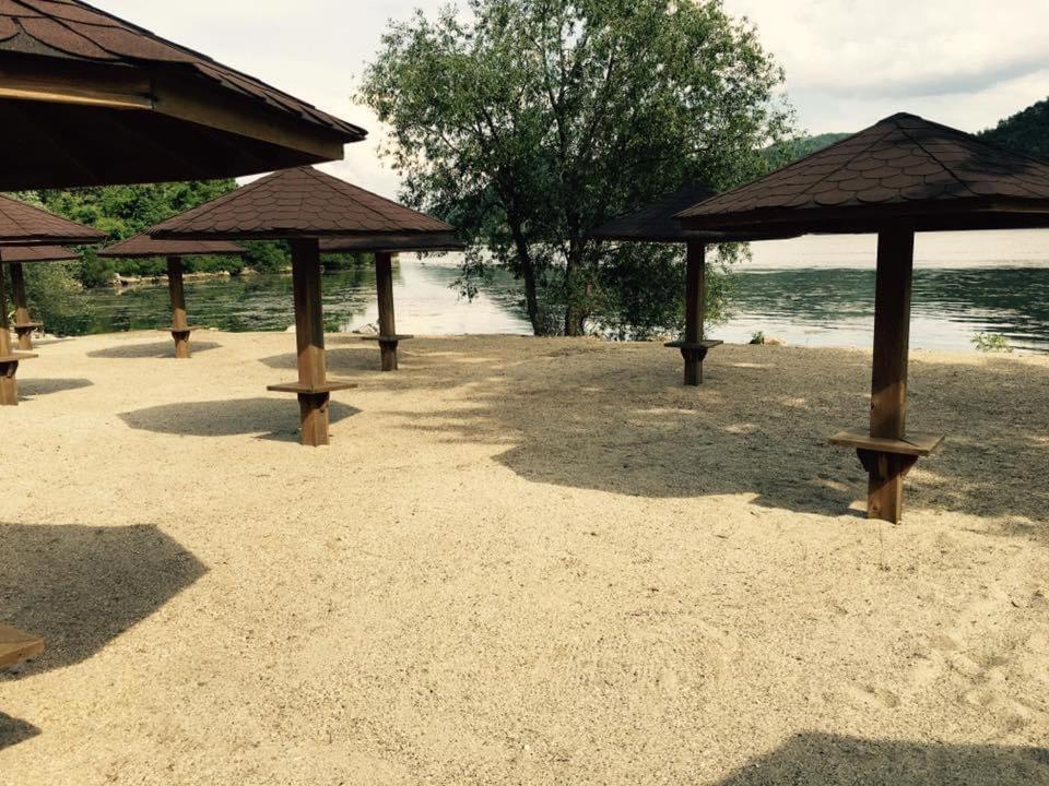 Pensiunea Deian-Clisura Dunarii Moldova Noua Zewnętrze zdjęcie