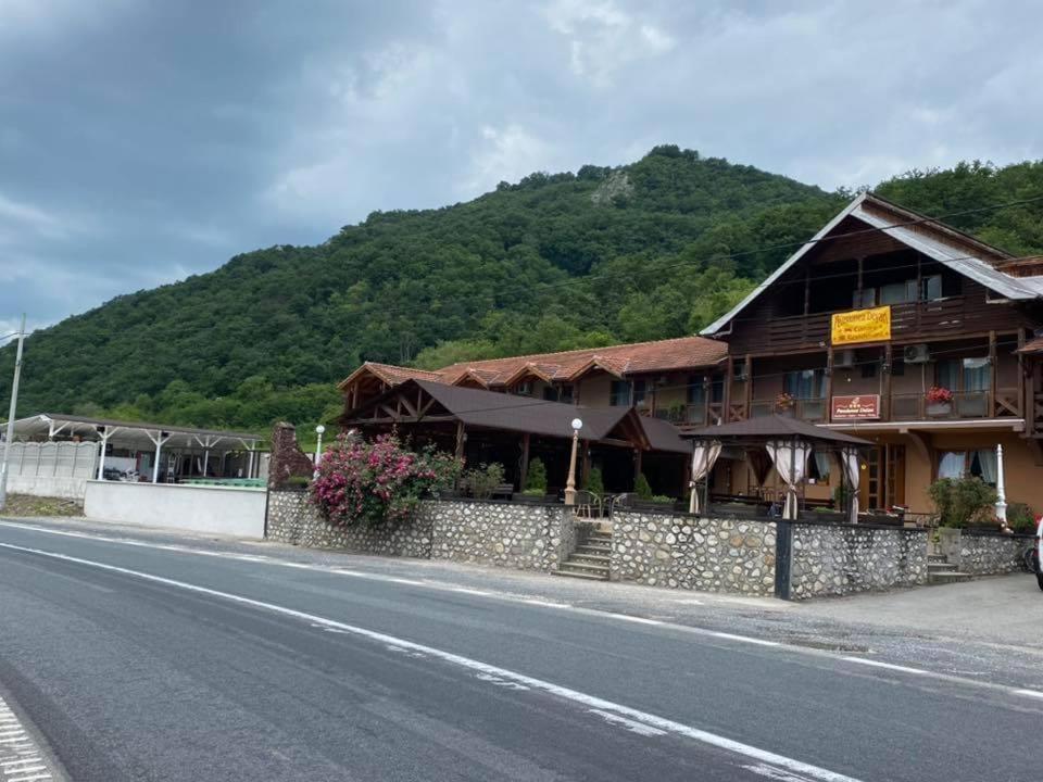 Pensiunea Deian-Clisura Dunarii Moldova Noua Zewnętrze zdjęcie